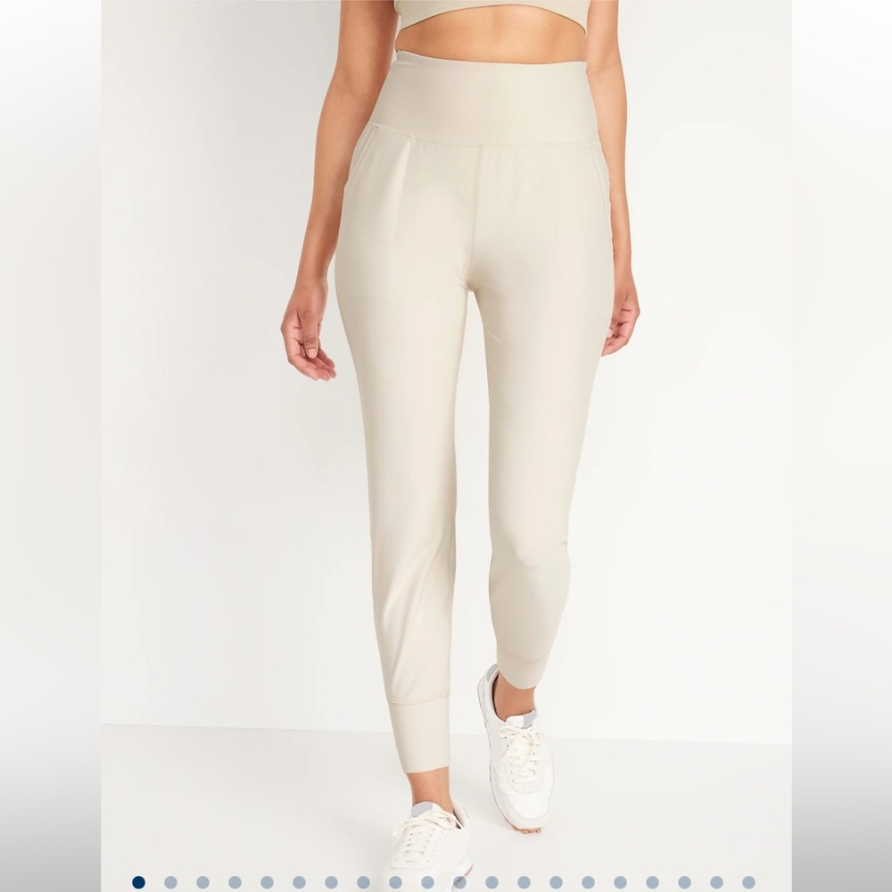 NWT - OLD NAVY High Rise 7/8 Powersoft Jogger - Wish Bone / Beige White - L